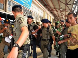 Kereta Gajayana di Bajak 2 Orang