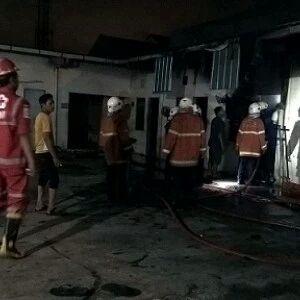Pabrik Gelang Karet Raya Mastrip Hangus Terbakar