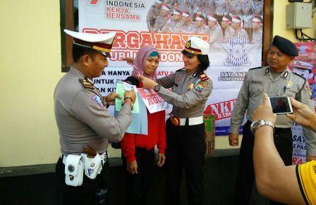 Polres Pasuruan Beri SIM Gratis Yang Bernama Agus Hari Ini.