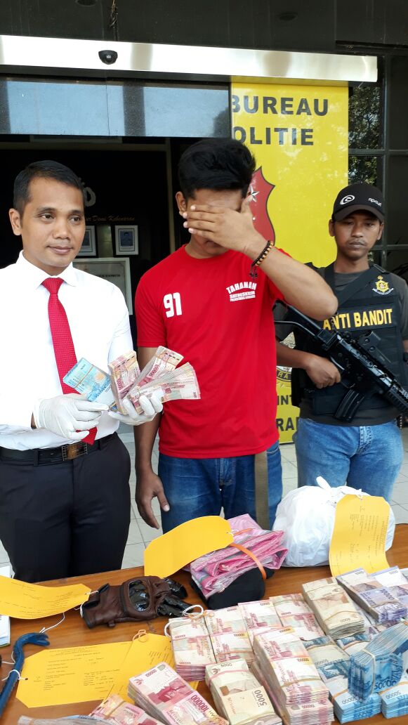 Butuh Uang, Arek Lamongan Bobol Brankas Toko