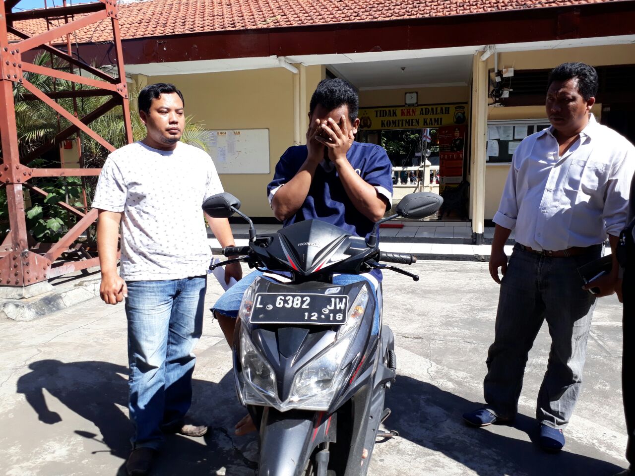 Gelapkan Motor Teman, Arek Kebonsari di Cokok Polisi.