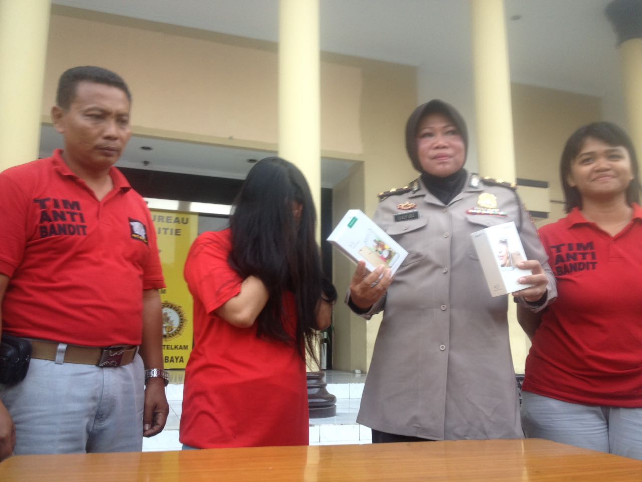 Janda Muda cantik Ini Bobol Counter HP.