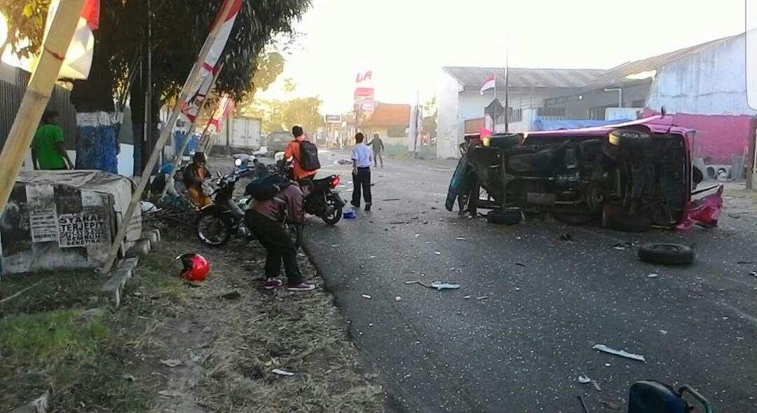 Polres Malang Tangani Tabrakan Maut Telan Banyak Korban.