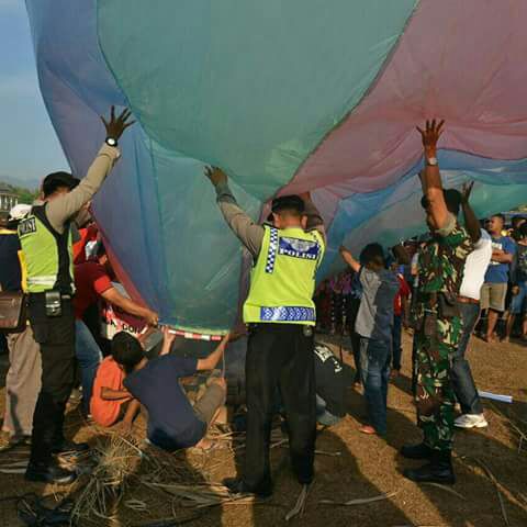 Unik, Ada Festival Balon Udara di Ponorogo.