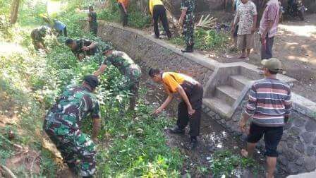 3 Pilar Desa Wonorejo Kecamatan Wonorejo Pasuruan Adakan Kerja Bakti.