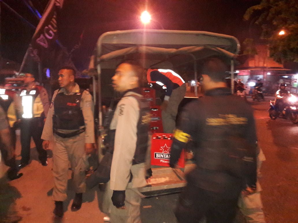Cafe King dan Gjack Sememi di Razia Aparat.