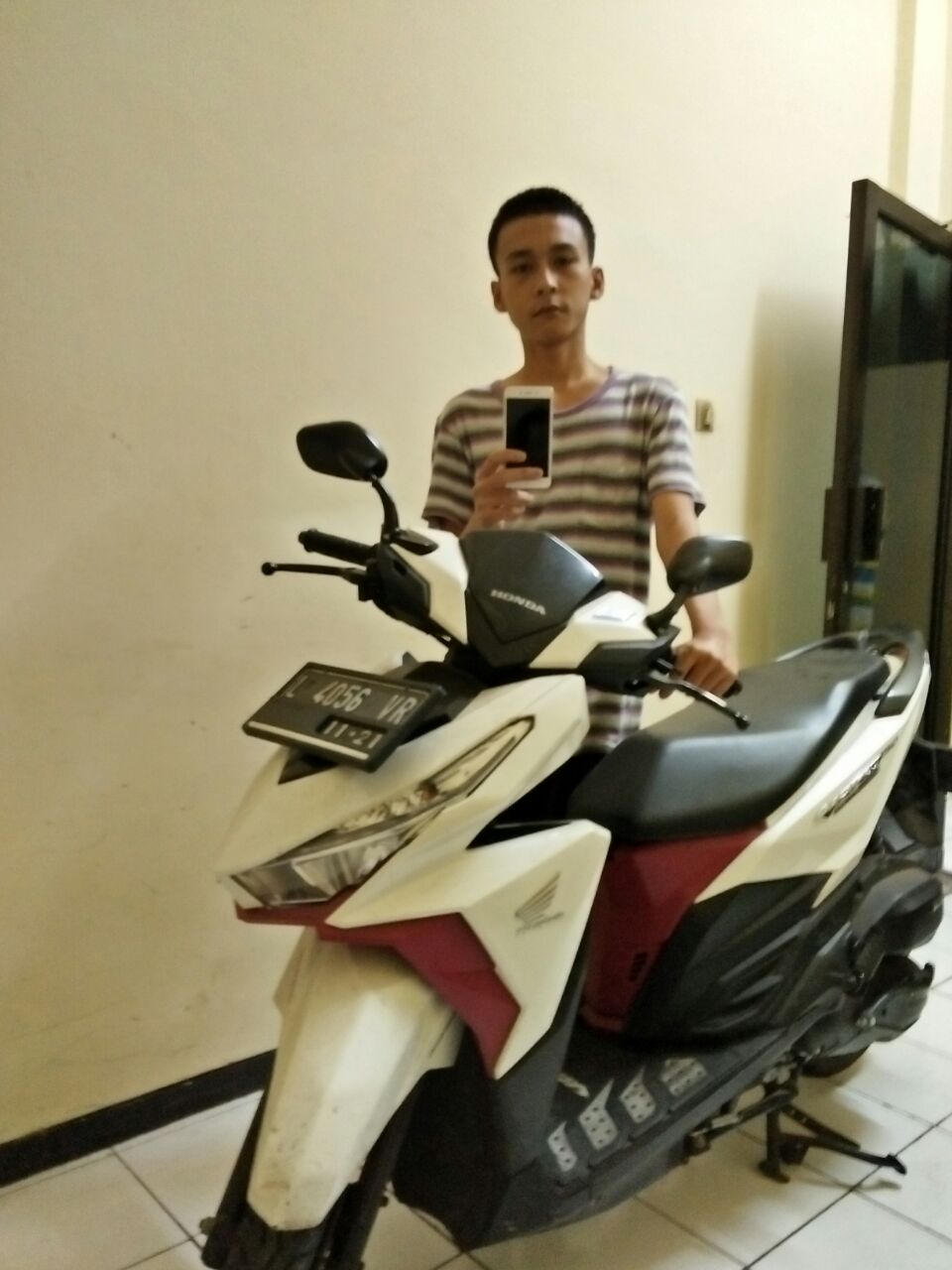 Demi Sang Pacar, Pria Ini Nekad Rampas Handphone