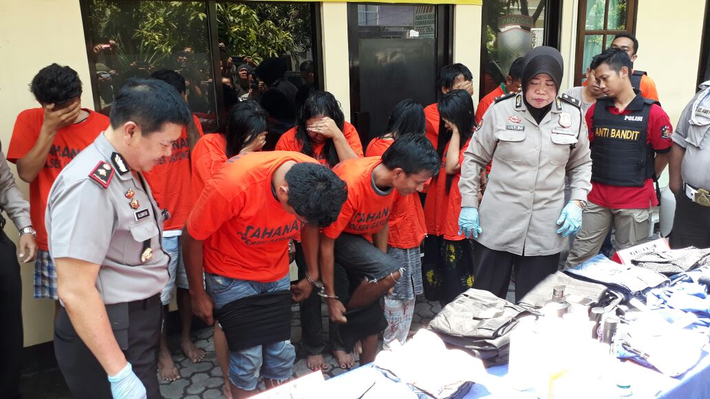 Polsek Gayungan Gulung Sindikat Pencuri di Mall Antar Propinsi.