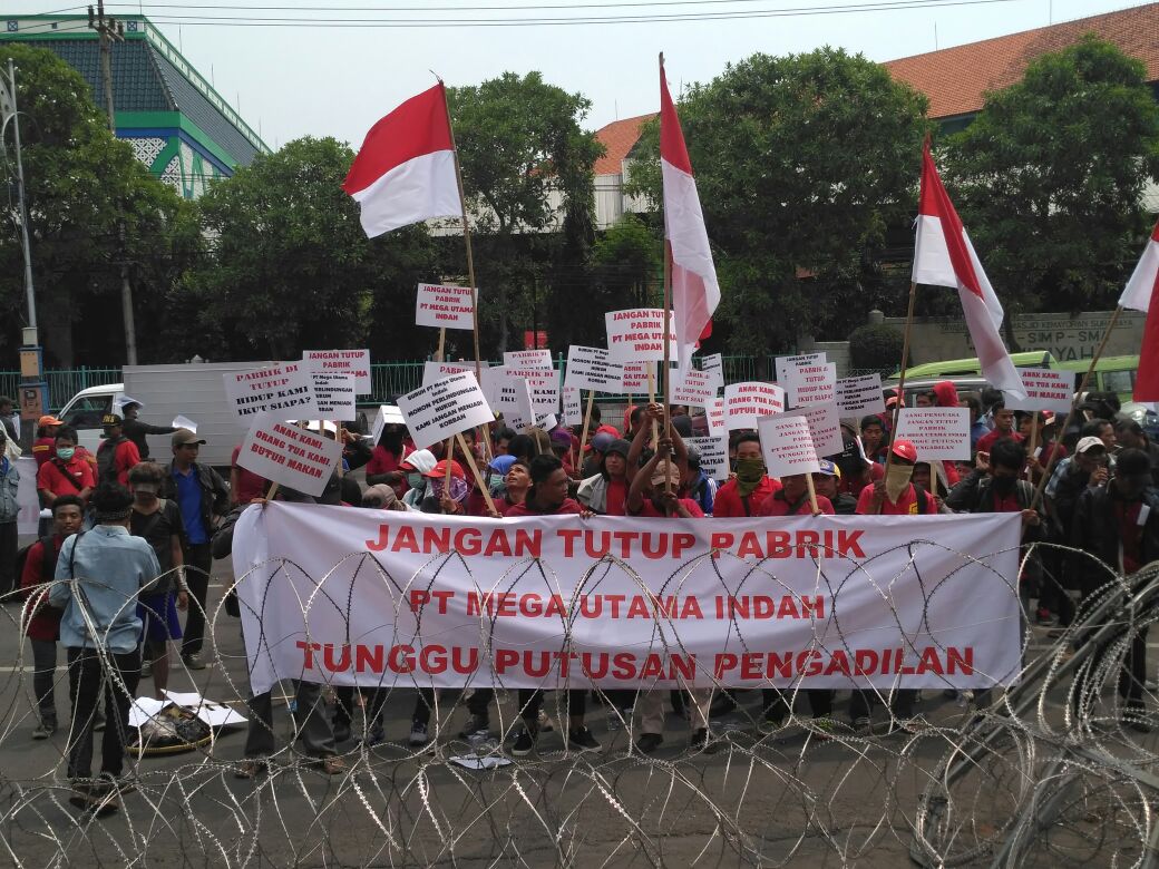 Ratusan Buruh PT. MUI Mengadu ke DPRD Jatim