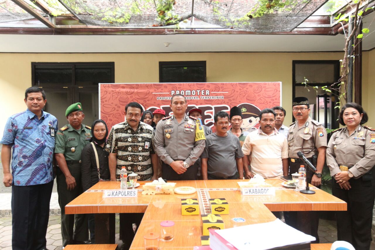 Usai Coffe Morning, Kapolres Malang Jenguk Anggota nya Yang Sakit.