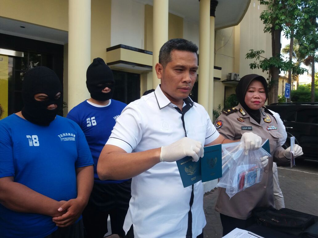 Polisi Tetapkan 2 Tersangka Pada OTT Imigrasi Tanjung Perak.