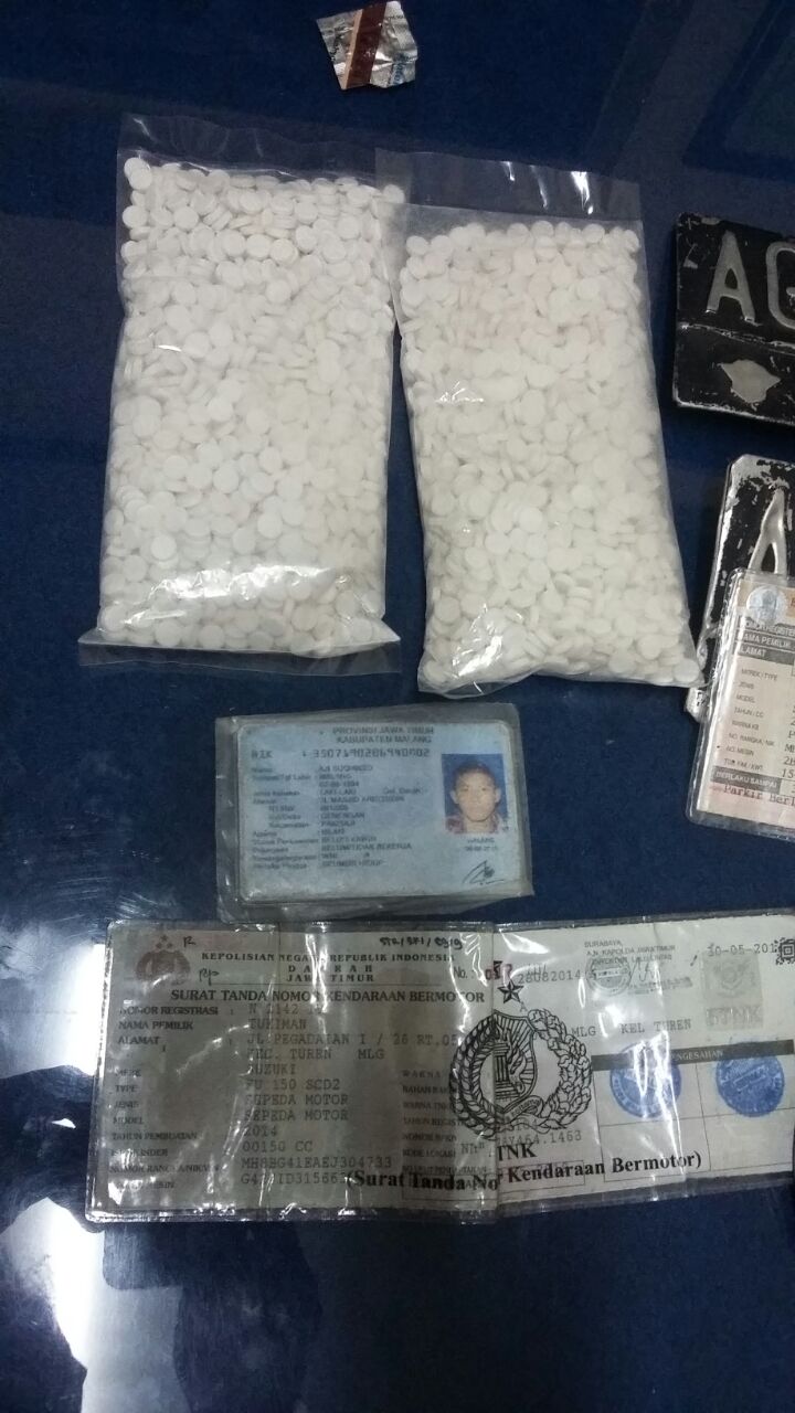 Pembawa 2000 Butir Pil Koplo Diamankan Saat Ops. Sikat Semeru. 