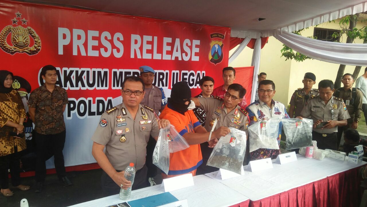 Direskrimsus Polda Jatim, Tangkap Pembuat Merkuri Ilegal.