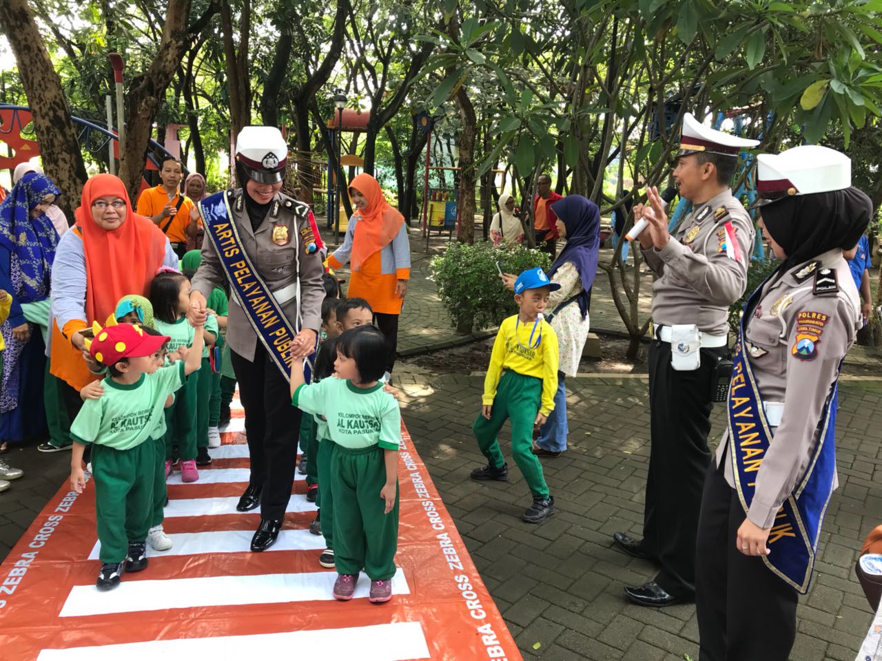 Satlantas Gelar Polisi Sayang Anak, di Hutan Kota Pasuruan.