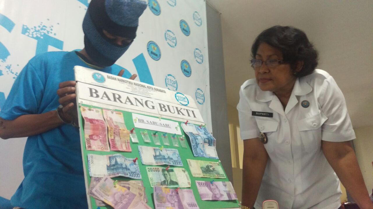 Sergap Pengedar di Rusun Sombo, Petugas BNNK Surabaya di Kepung Warga.