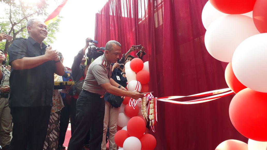 Kapolrestabes Launching Mobil Polisi Suroboyo Sobo Kelurahan.