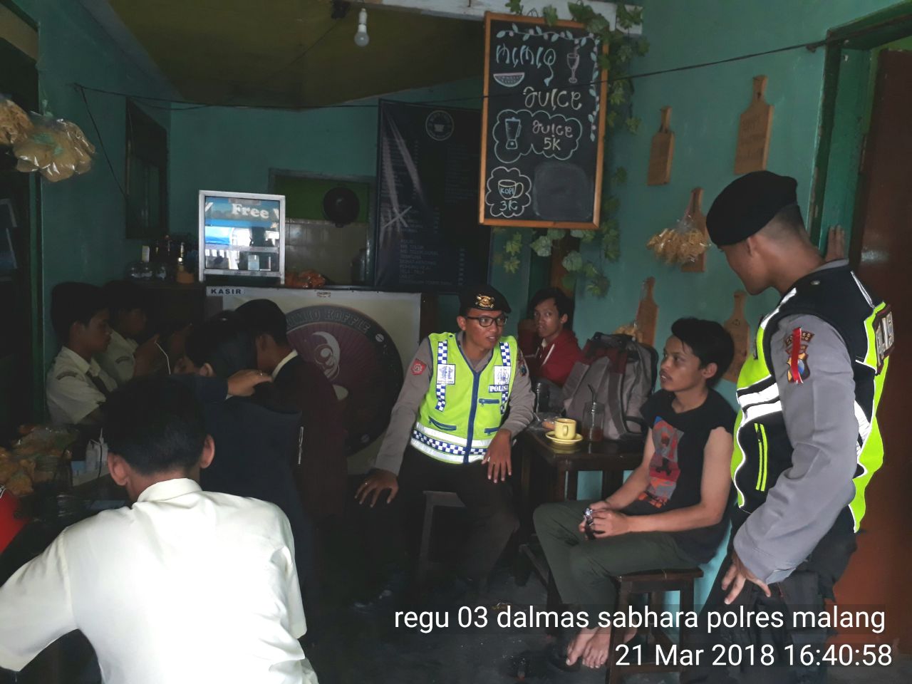 Sat Sabhara Malang Adakan Kamtibmas Dialogis.