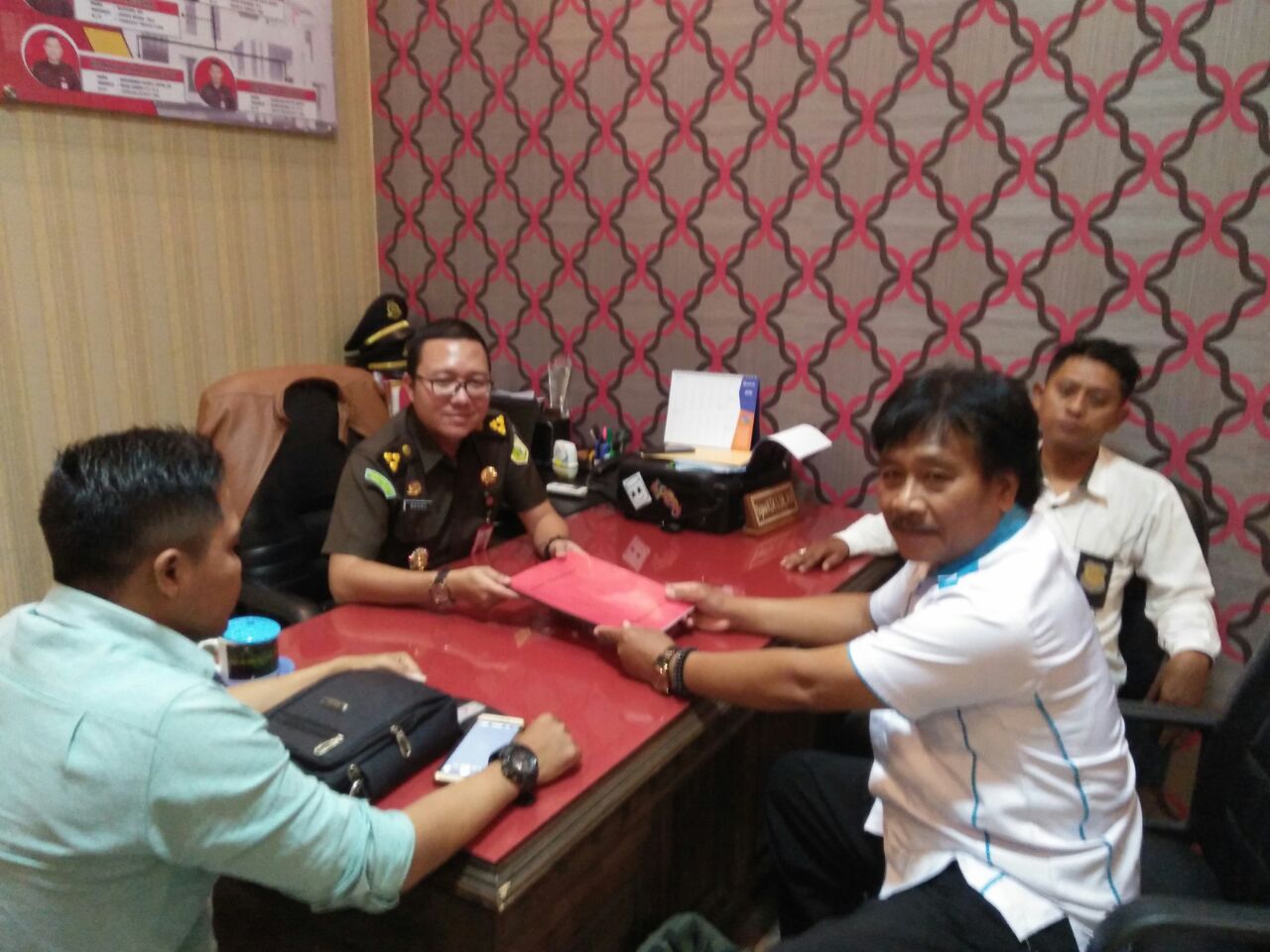 Urus Prona, Warga Desa Jatisari Dipungut Rp. 600.000,-.