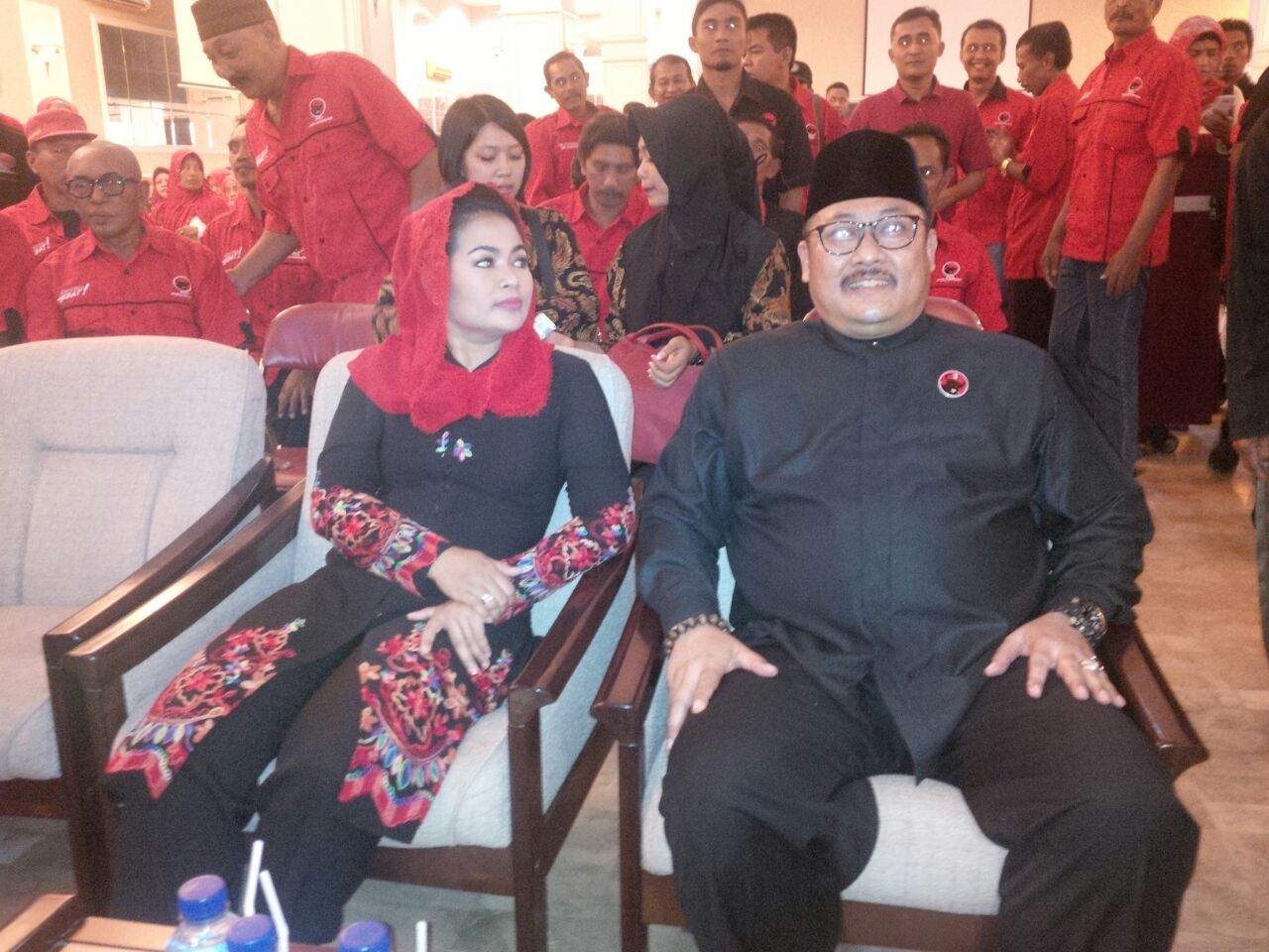 Kader PDIP Bondowoso, Siap Menangkan Gus Ipul-Puti dan Salwa-Irwan.