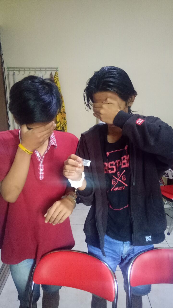 2 Budak Narkoba, Dilibas Tim Anti Bandit Rungkut.