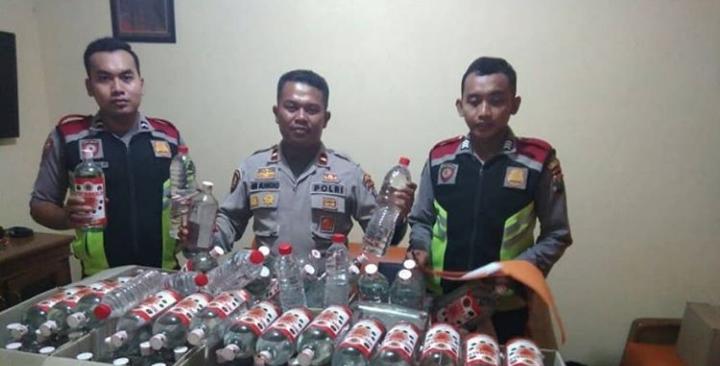 144 Botol Miras Diamankan Sabhara Polres Pasuruan.