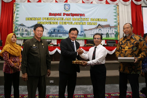Gubernur Kepri Sampaikan LKPJ Pada DPRD