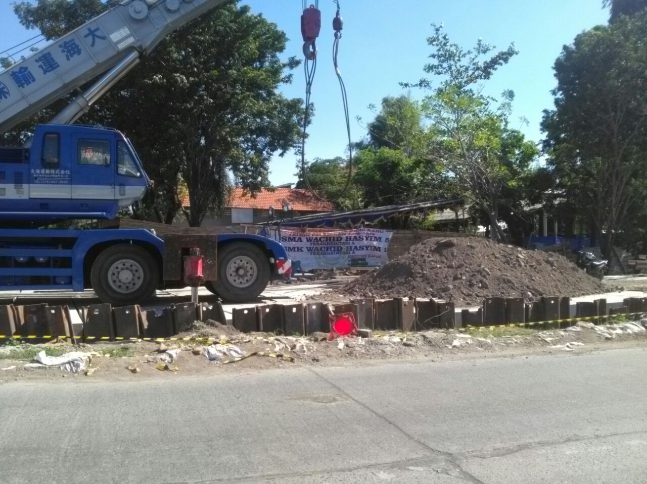 Pagar Sekolah SMA Muhammadiyah 5 Surabaya di Bongkar, Ganti Rugi Belum Disiapkan.