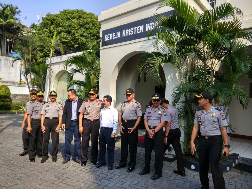 Wakapolda Jatim Tinjau Beberapa Gereja, Didampingi Para Pejabat Utama