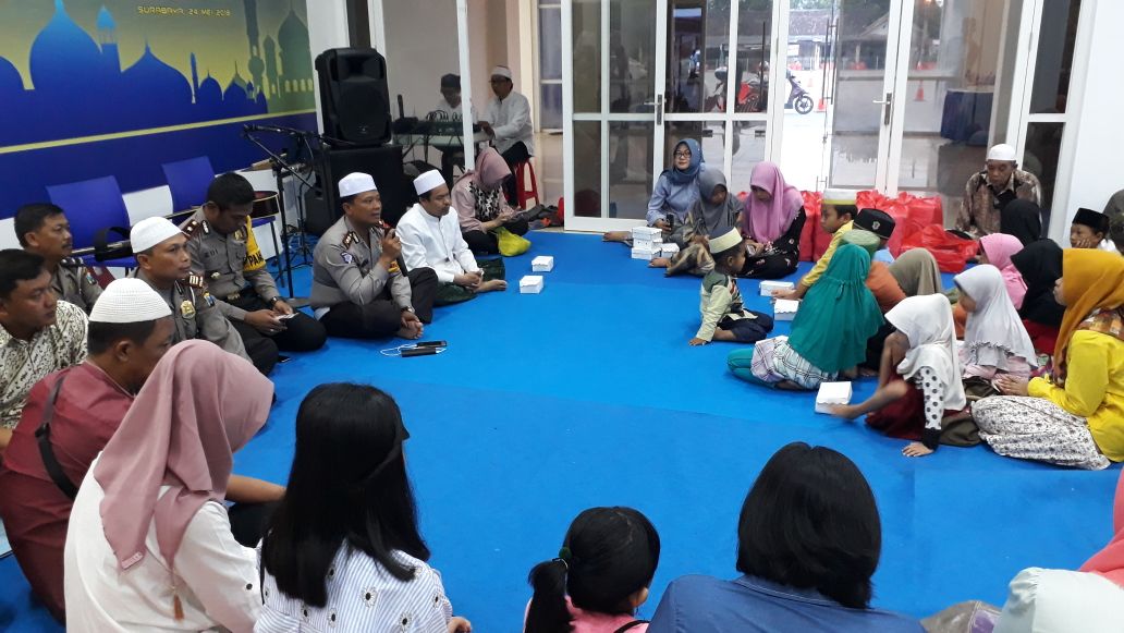 Satlantas Polrestabes Surabaya, Buka Puasa Bareng Anak Yatim.