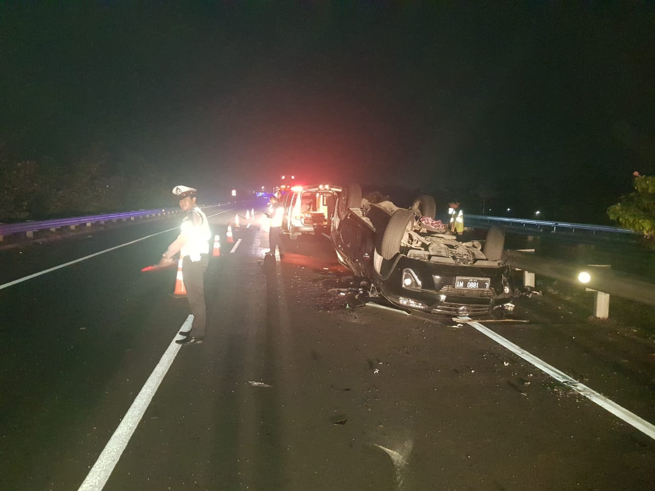 Sedan Terbalik di Tol Porong, 2 Meninggal Dunia 4 Luka-Luka.