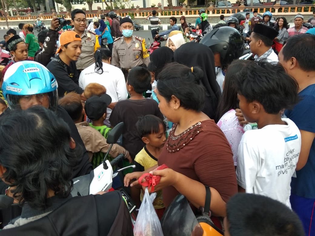 Hanya 20 Menit, 1927 Takjil Arek Kriminal 86 Ludes.