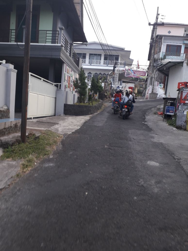 Lebaran Sudah di Depan Mata, Gang Sono Tretes Masih Bergelora.