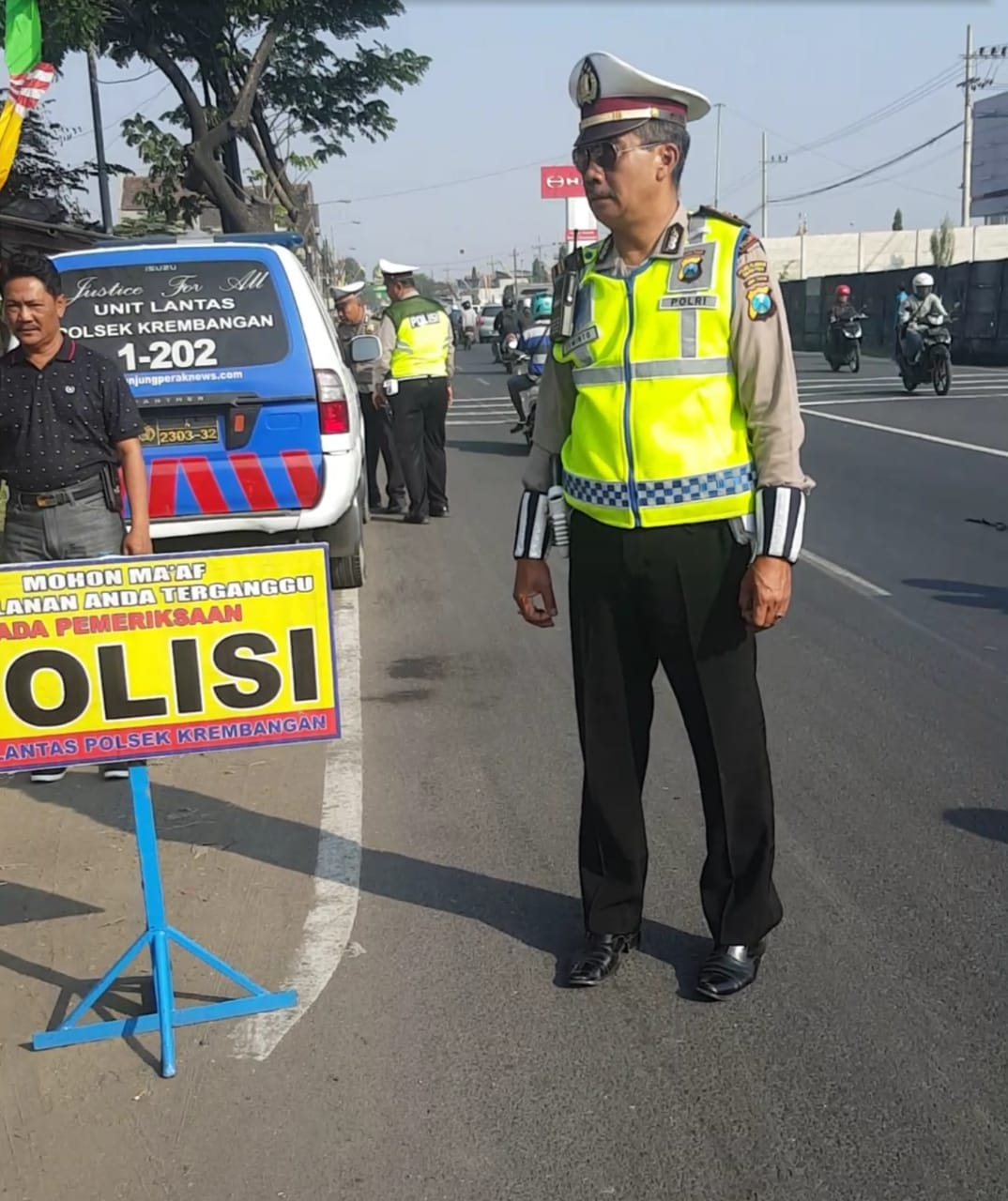 Ciptakan Rasa Aman, Polsek Krembangan Gelar Cipkon di Depan Mapolsek.