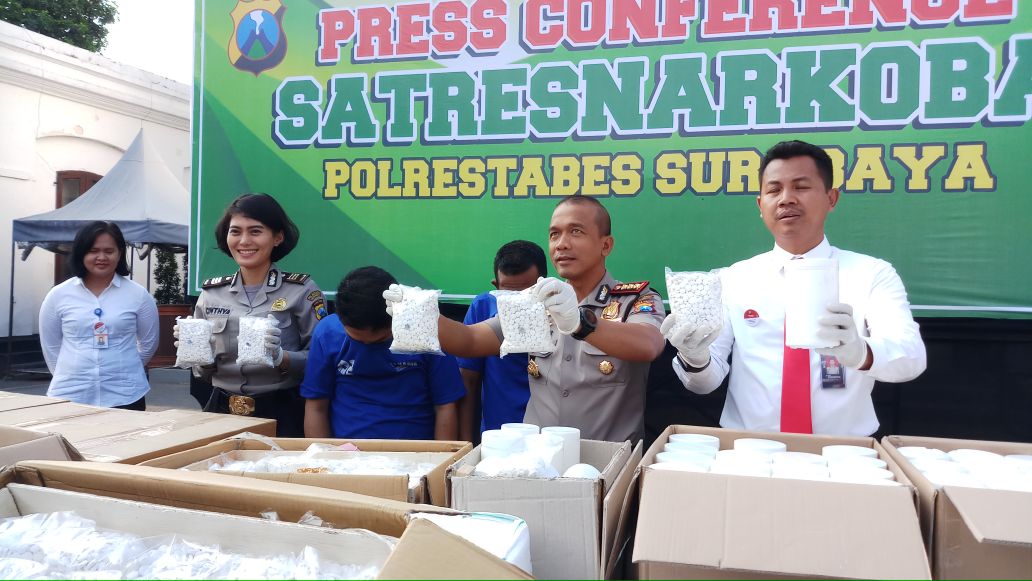 Polisi Bekuk Kurir dan Penjual, Jutaan Pil Koplo dan Karnopen.