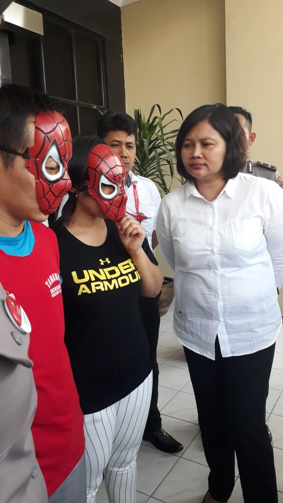 Pekerjakan Gadis Dibawah Umur Untuk Layani Hidung Belang, Pasutri Ini Diringkus.