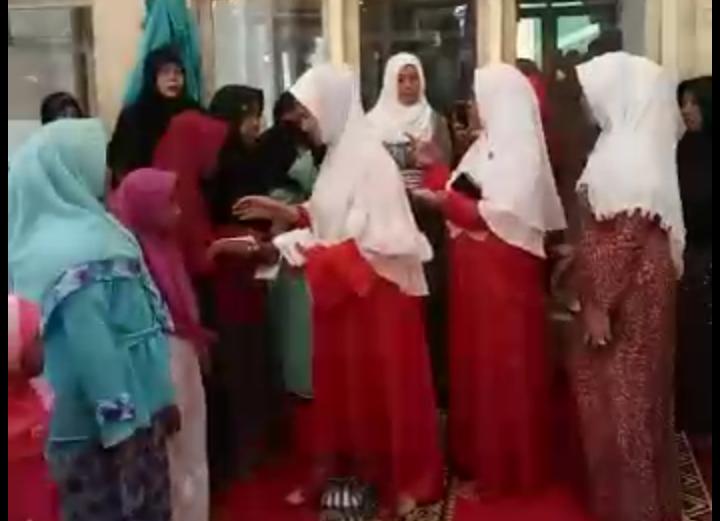 Peringati 10 Muharram Ibu Wakil Bupati Bondowoso Terpilih, Ny. Evi Susilowati Santuni Puluhan Anak Yatim Piatu.
