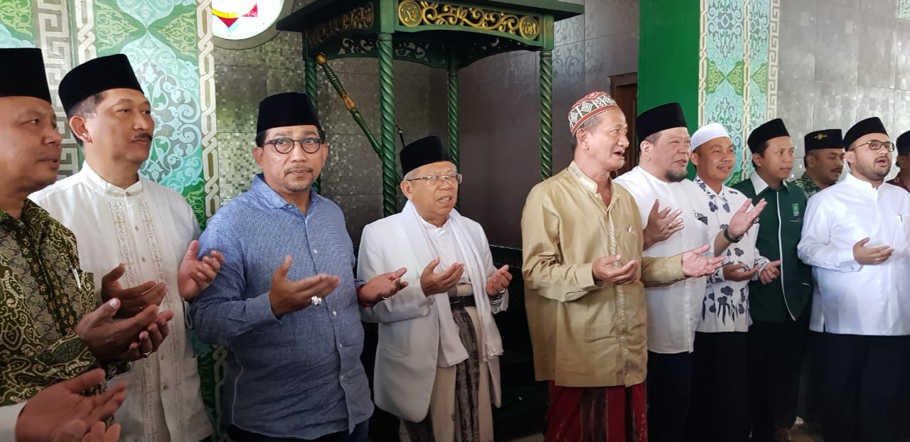 Cawapres KH. Makruf Amin, di Sambut TKD Mahfud Arifin dan Ketua Kadin Jatim.