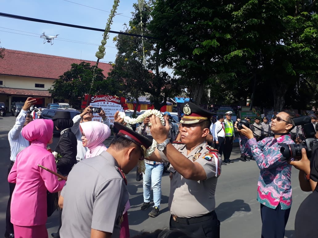 AKBP Agus Sudaryatno SIK. MH Disambut Anggota Polresta Pasuruan.