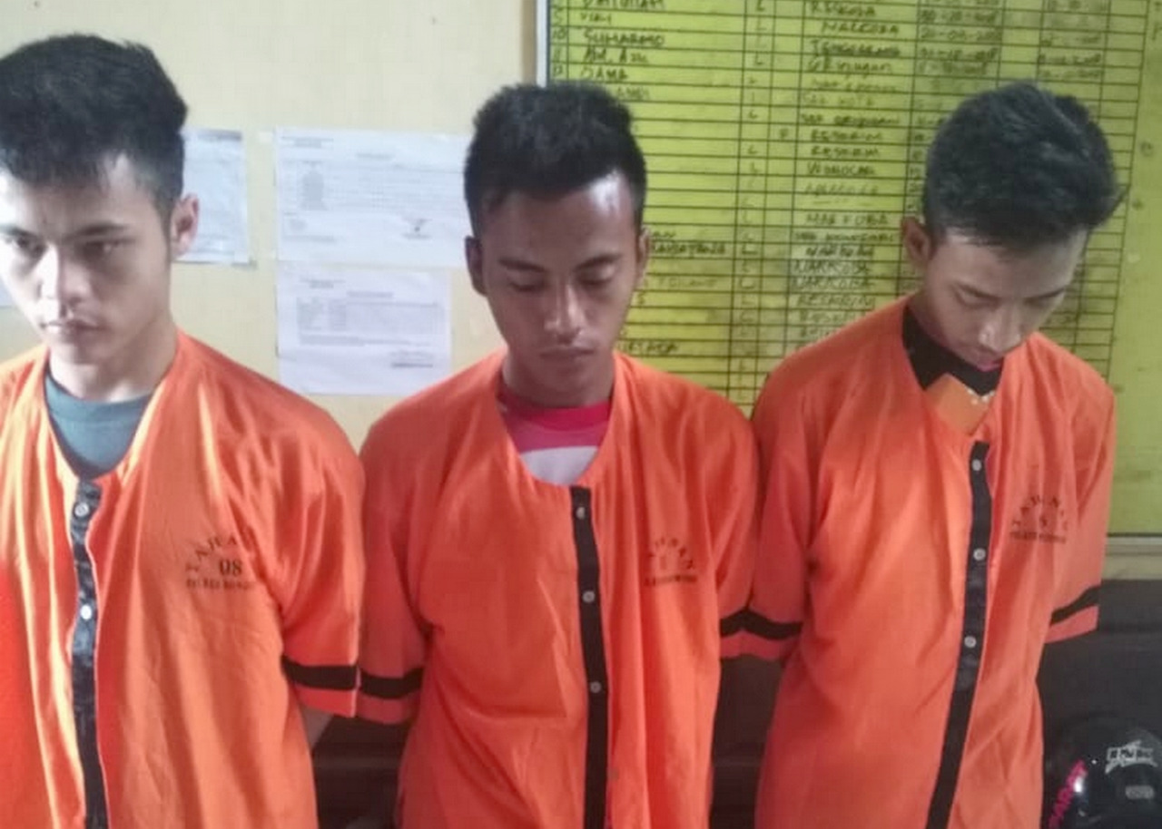 Satreskoba Bondowoso Tangkap 3 Remaja Pengedar Pil Koplo, di Tempat Berbeda.