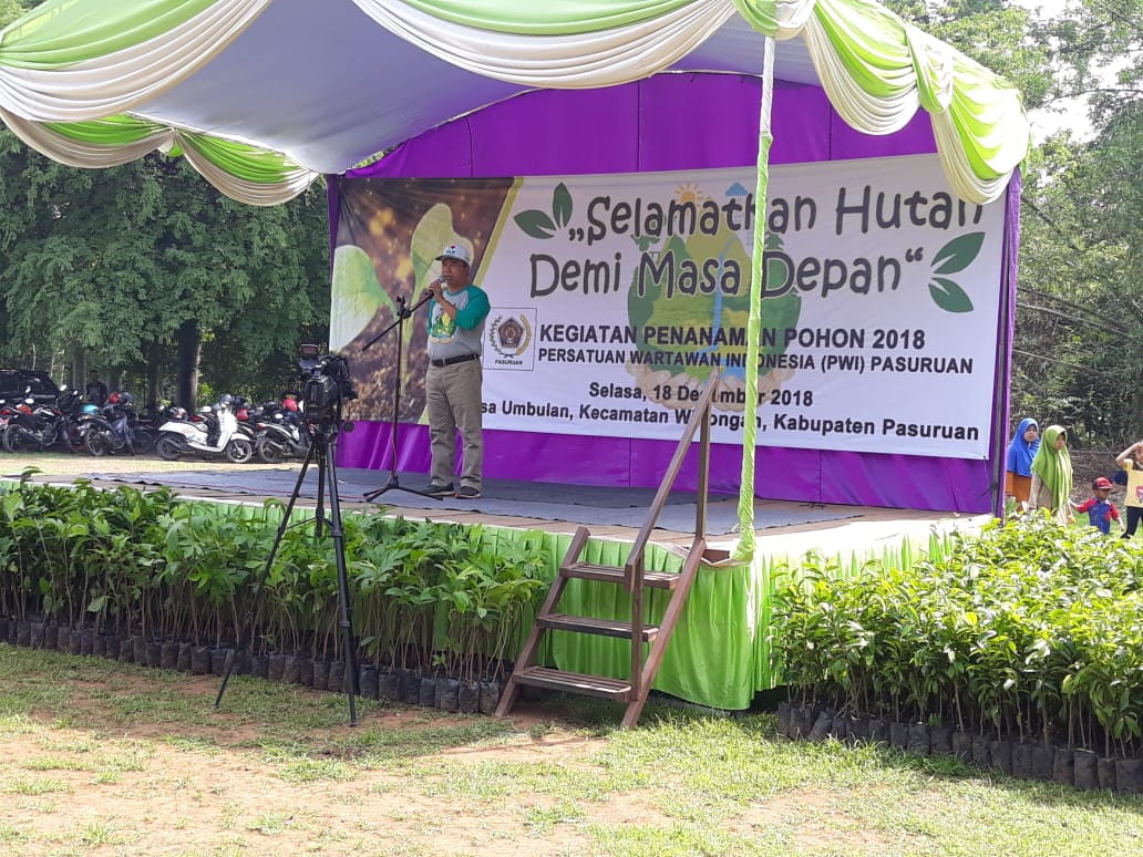 Dikawasan Umbulan, PWI Cabang Pasuruan Tanam Jutaan Tanaman Buah.