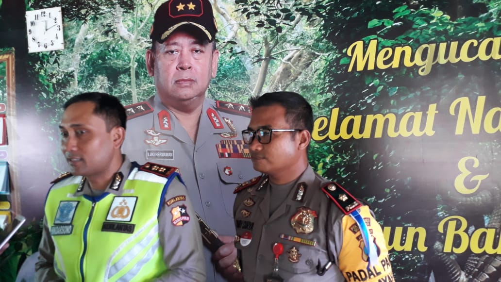 Pospam Natal &amp; Tahun Baru Polsek Wonokromo, Jadi Ajang Selfi Wisatawan.
