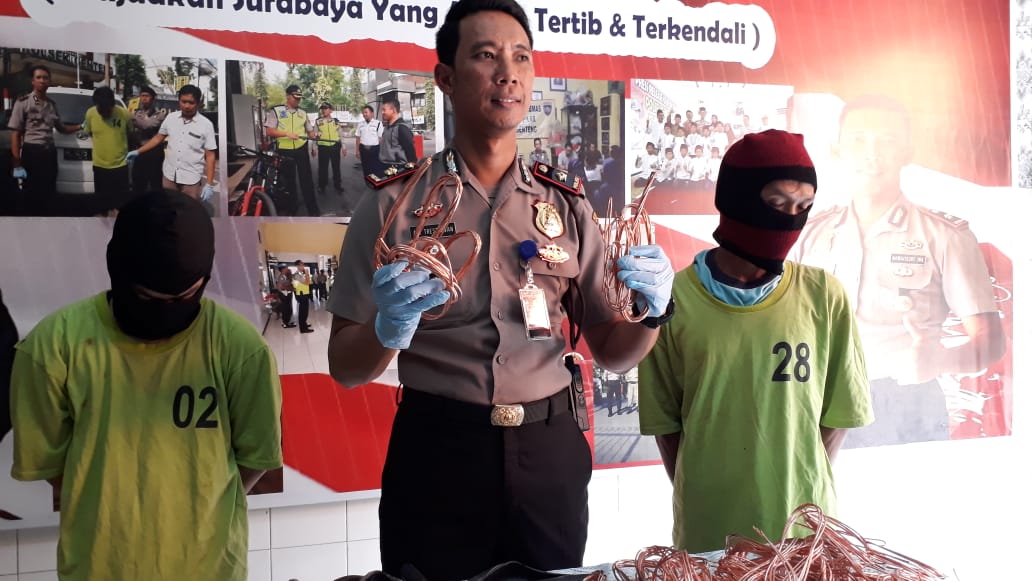 Pengen Jajan Koq Curi Kabel, 2 Pria Ini Ditangkap Polsek Genteng.