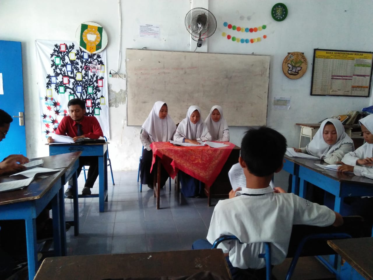 Kenalkan Dunia Hukum dan Keadilan Sejak Dini, SMP Muhamadiyah 3 Gelar Kelas Hukum Khusus Klas 9.