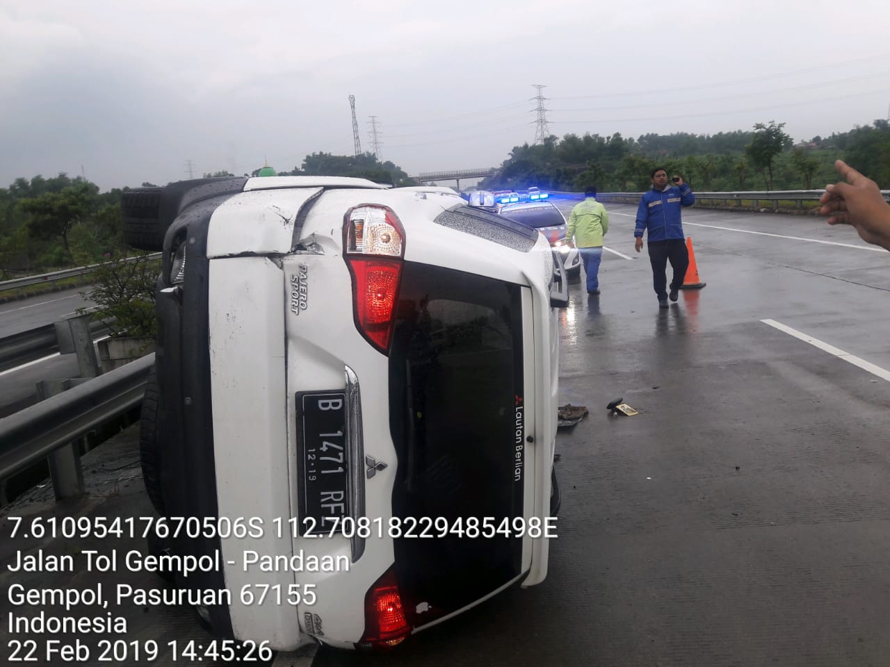Pajero Terguling di KM 50 Tol Malang-Surabaya, Usai Menenggor Mobilio.