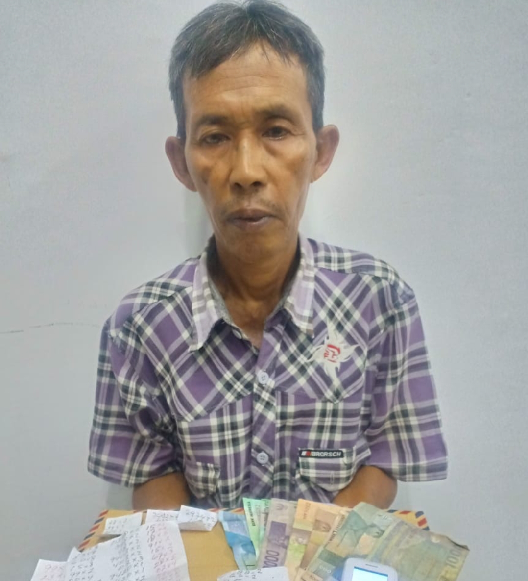 Bambang BD Togel, Tak Berkutik di Gelandang Tim Reskrim Polsek Kota Banyuwangi.