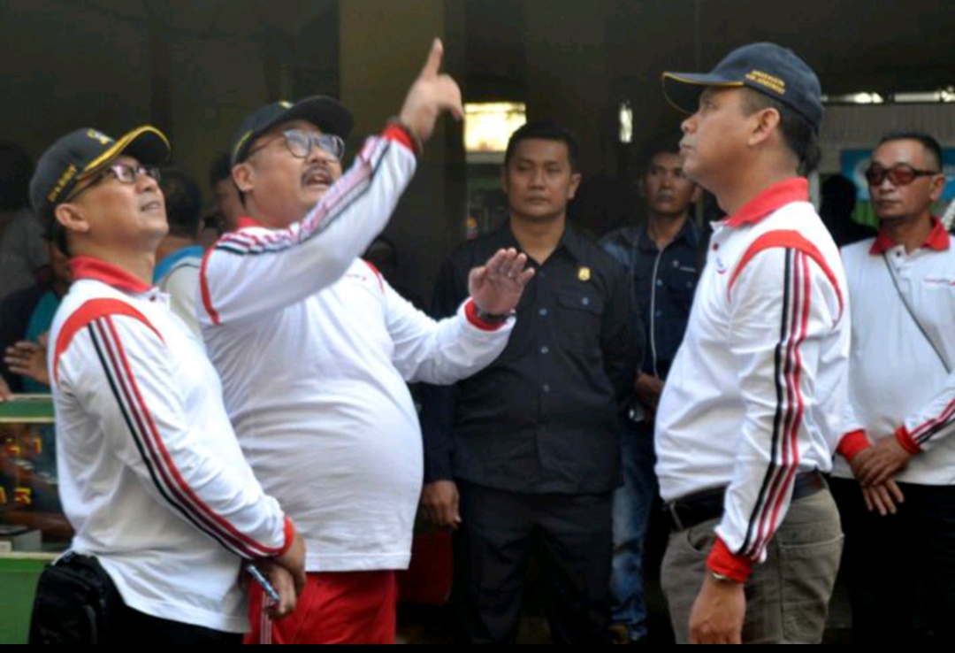 Disambati Pedagang Pasar Induk Bondowoso Banyak Yang Bocor, Wabup Irwan Nilai Bangunannya Gagal Kontruksi.