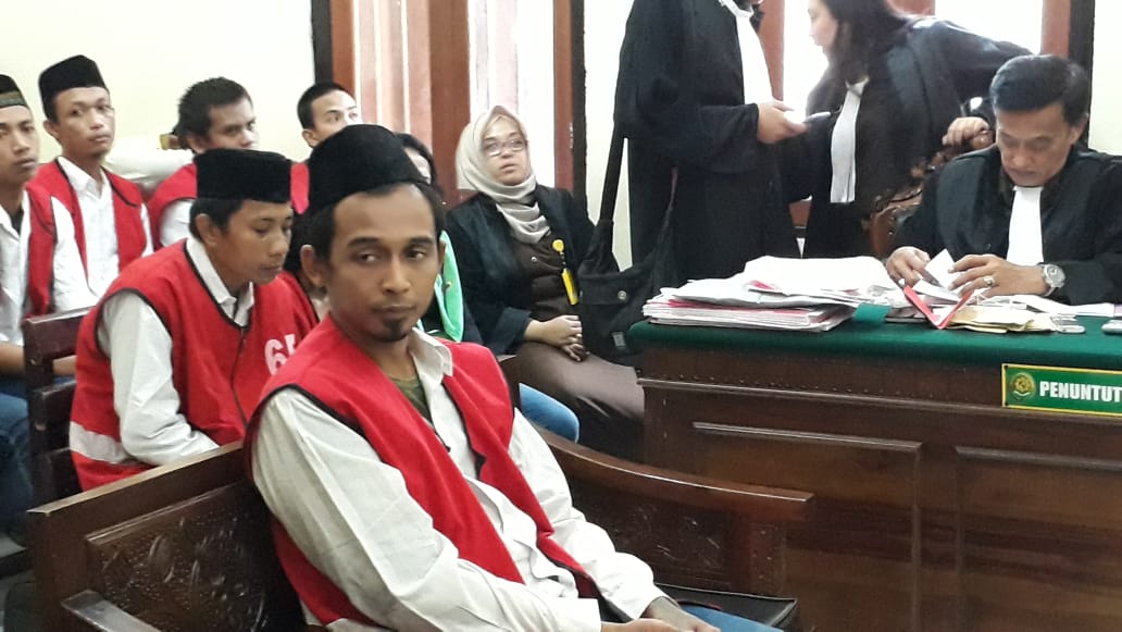 Tertangkap Basah Saat Menimbang Sabu, Arek Putat Jaya C Disidangkan.