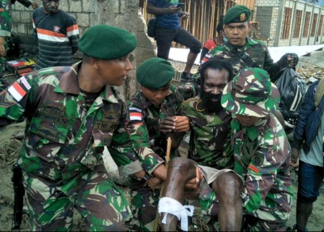 Satgas Pamtas RI-PNG Raider 514/K, Bantu Korban Banjir Jayapura.