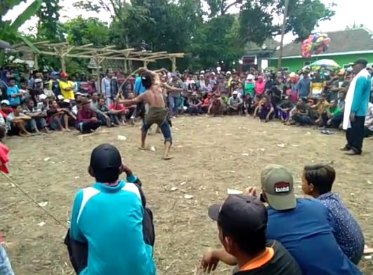Peringatan Hari Jadi ke 527 Desa Karangsengon, Kades Adakan Lomba dan Lestarikan Budaya Pojian.