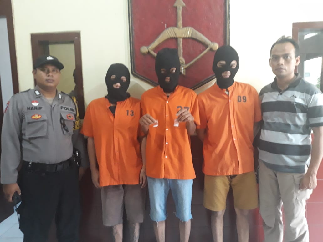 Apes, Usai Beli Sabu 3 Pemuda Asal Sidoarjo Dibekuk.